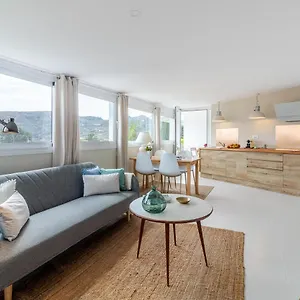  Apartamento Window